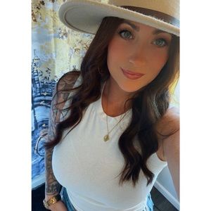 Meet your Posher, Julia